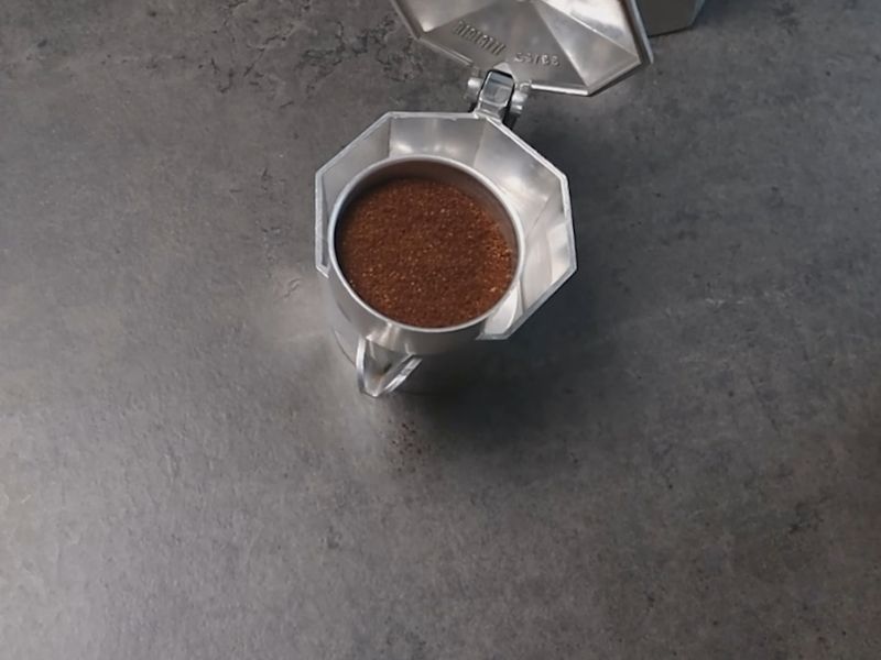 kvalitetna mlevena kafa za moka kafu